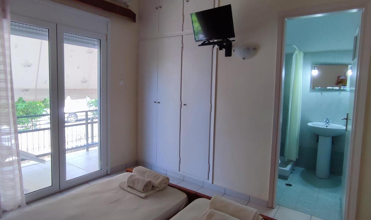 Περσεφονη Hotel Kamena Vourla Bagian luar foto